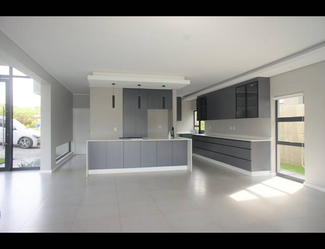 4 BEDROOM HOUSE TO LET IN PALM LAKES ESTATE
